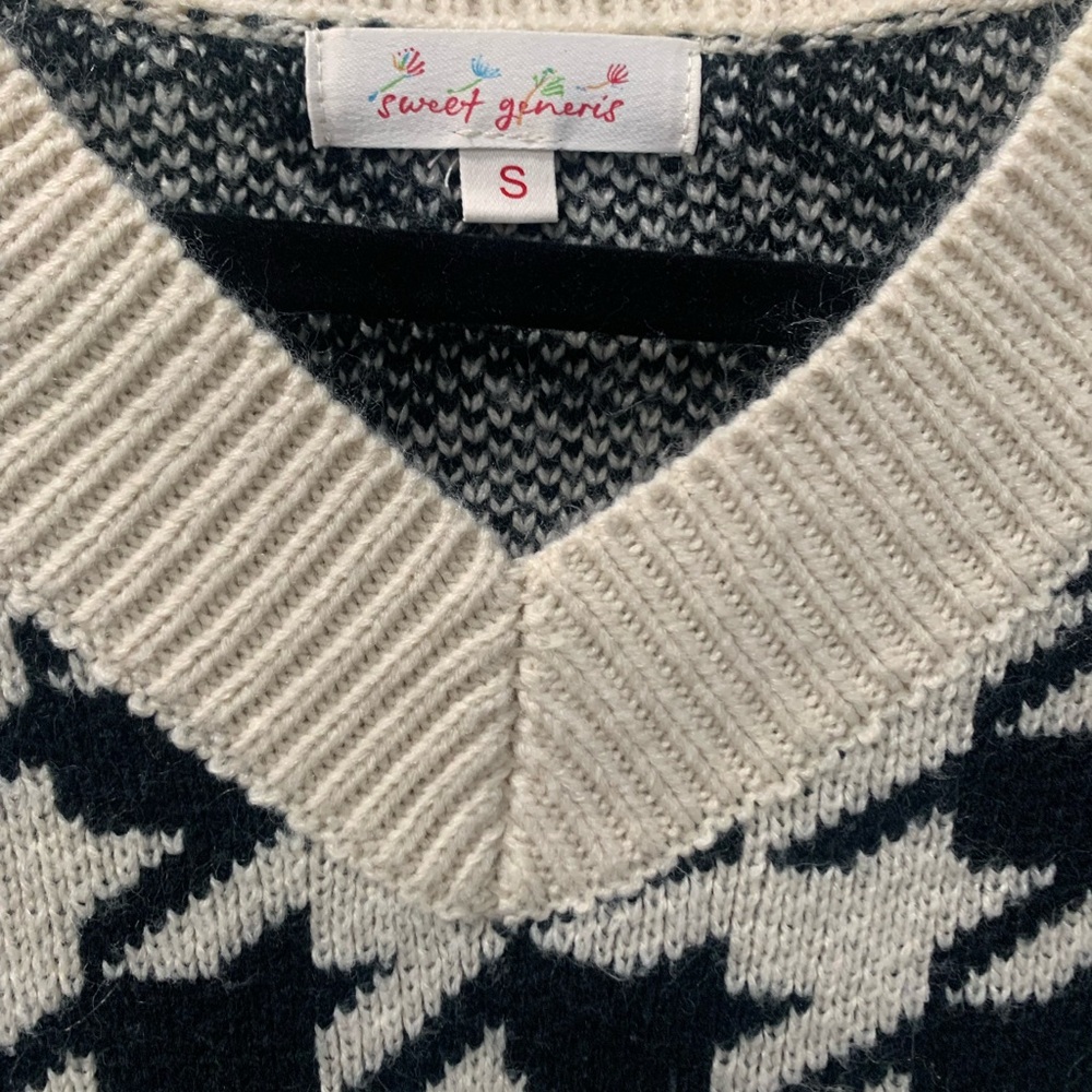 Retro Houndstooth Sweater Vest Black White - Picture 4 of 4